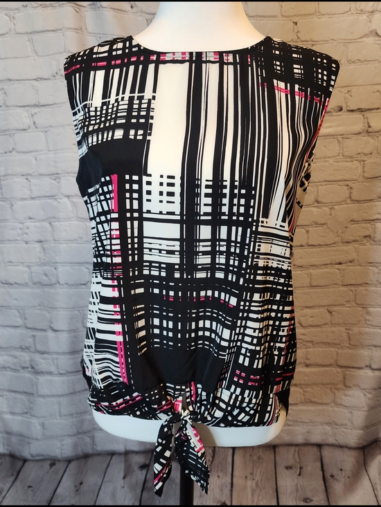Vince Camuto Tops - Vince Camuto Black & White Geometric Tie-Hem Camisole with Pink Accents